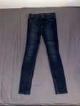 Hollister Jeans dam