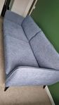 Blå soffa Mio 