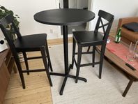  Rund bord med två Stolar (svart)