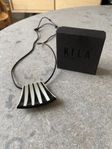 Nytt halsband Zebra porslin från Kila design i originalask