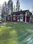 Trevlig Norrbottensgård med gårdshus i Piteå