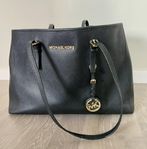 Michael Kors Jet Set bag