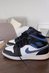 AirJordan 1 Mid White Racer Blue