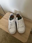 Fred Perry sneakers