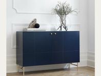 Mörkblå byrå IKEA Bestå med Superfront-skivor