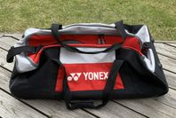 Yonex rullväska