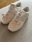 Sneakers (nya) River Island stl:38