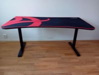 Arozzi Arena Gaming Desk (röd/svart) och stol