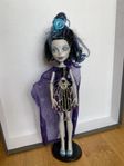 Monster High Elle Eedee Docka