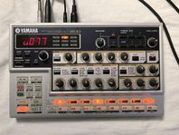 YAMAHA AN200 Retro Groovebox Synth (med PLG150-AN)