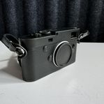 Leica M10 Monochrom (ev byte mot SL2-S)