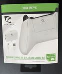 XBOX S PLAY AND CHARGE KIT