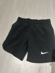 Nike tennis/tränings tröja & shorts 