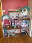 Barbiehus inklusive möbler