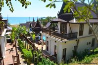 Thaivilla direkt vid havet i Mae Phim-egen pool-havsutsikt!