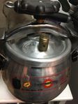 Billig men ganska ny Parvaneh pressure cooker