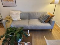 Bolia North 2-sits soffa grå