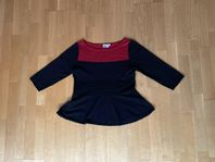 Svart-röd tröja från Isolde, storlek S
