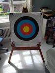 Archery target with stand and 30 blazons 