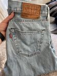 CK vindjacka, Lacoste piké, Levis 501 jeans