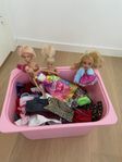 Barbie kläder och dockor