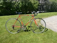 Crescent Världsmästarcykel – Orange 10-växlad Retro Rac