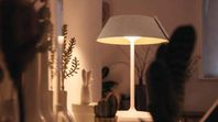 Philips bordslampa ledbelysning genom app 