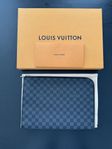 Louis Vuitton Pochette Jour GM / datorfodral