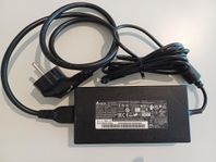Delta AC/DC-adapter för laptop 20V 7,5A 150W