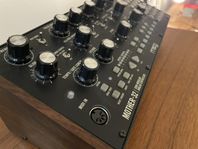 Moog Mother-32