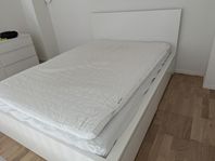 BORTSKÄNKES -Ikea Malm sängstomme 140cm med madrass 