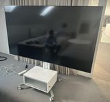 TV / Flatscreen Golvstativ med media box - hemkörning