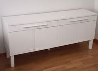 Vit ommålad sideboard/skänk/skåp