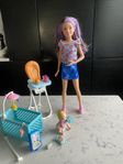 Barbie Skipper barnvakt med tillbehör