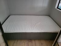 **NEW** 1 month old bed: Skotterud + Tussöy + Burfjord IKEA