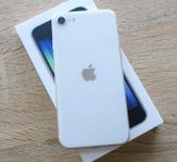 Apple iPhone SE 2022 - 64GB