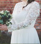 Brudklänning / Bröllopsklänning med slöja & strassbälte