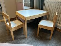 Barnbord med stolar (”LÄTT” Ikea)