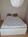 IKEA-säng (140x200) - Madrass+stomme med förvaring