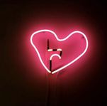 Rosa neonlampa hjärta av Josefin Eklund