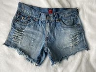 Jeansshorts True Religion section#853 row34 seat33 strl 42