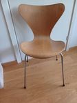 Sjuan stol i ekfaner Fritz Hansen design Arne Jacobsen