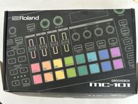 Roland MC-101 Groovebox (trummaskin/sampler/synt)