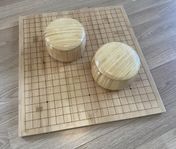 Go-brädspelset (igo/weiqi/baduk)