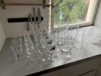 Bortskänkes gratis! Glas och karaffer