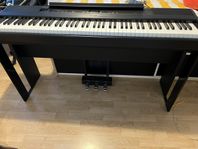 elpiano Yamaha p515 med stativ och pedaler