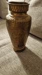  Vintage Orientalisk Urna I mässing. 