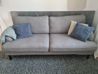 Välvårdad soffa