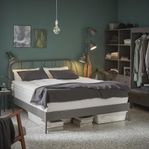 Dubbelsäng med tillhörande sängram (160x200) - IKEA