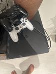 playstation 4 med 2 kontroller 